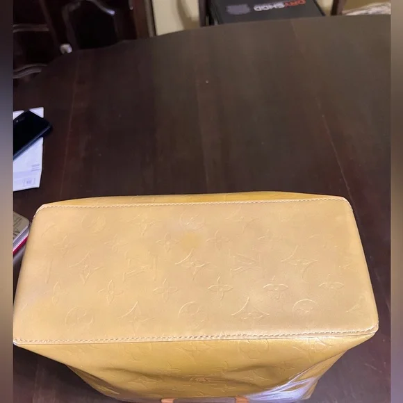 Authentic Louis Vuitton Monogram Vernis Reade MM Tote Bag - Picture 9 of 13